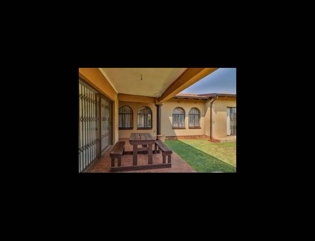 3 BEDROOM HOUSE FOR SALE IN DAWN PARK
